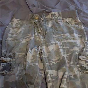 Knox Rose camo joggers